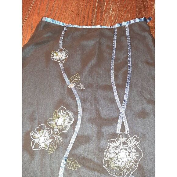 Medium Connection 18 Black Blue Ivory Sequin Beaded Floral Lined Midi Skirt - Picture 6 of 7